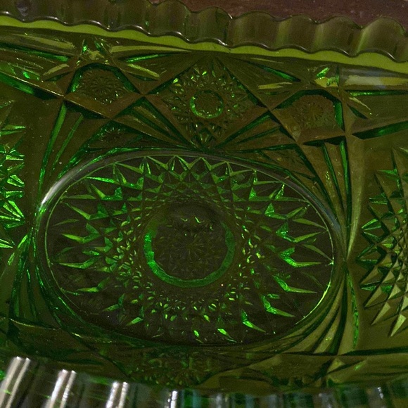 Glass Hobstar Emerald Green Oval Bowl Smith type pattern - Picture 3 of 6